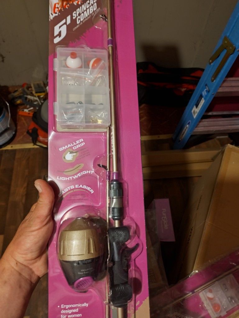 Fishing Pole Tackle Kit 