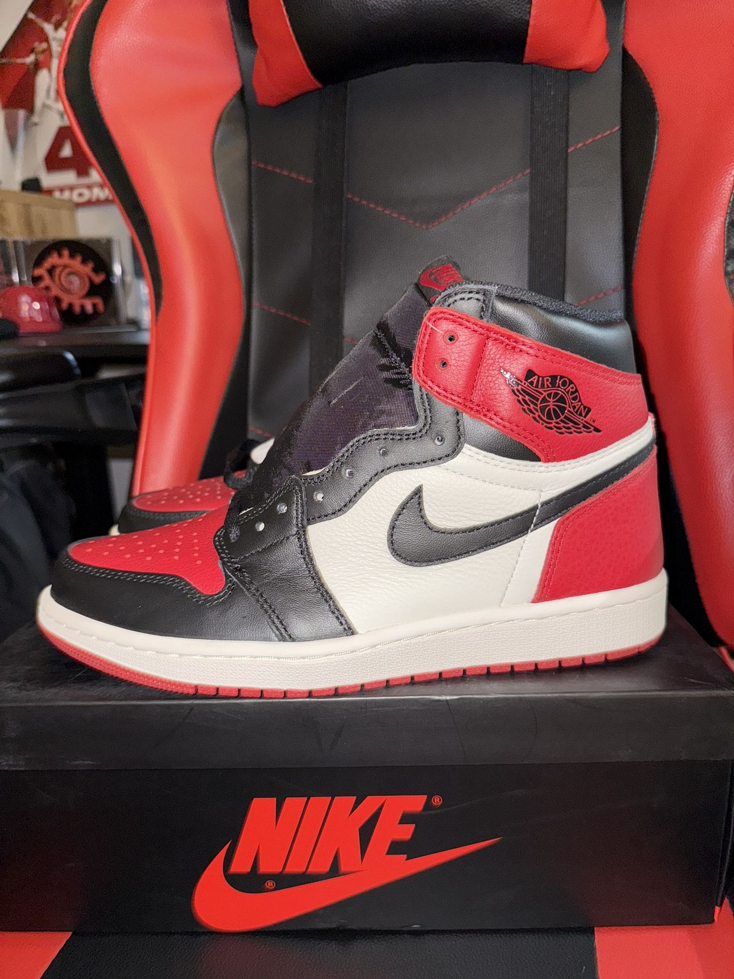 Jordan 1 Bread Toe 