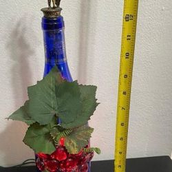 LAMPARA BOTELLA DE VIDRIO Y RAMOS DE FRUTAS DE VIDRIO