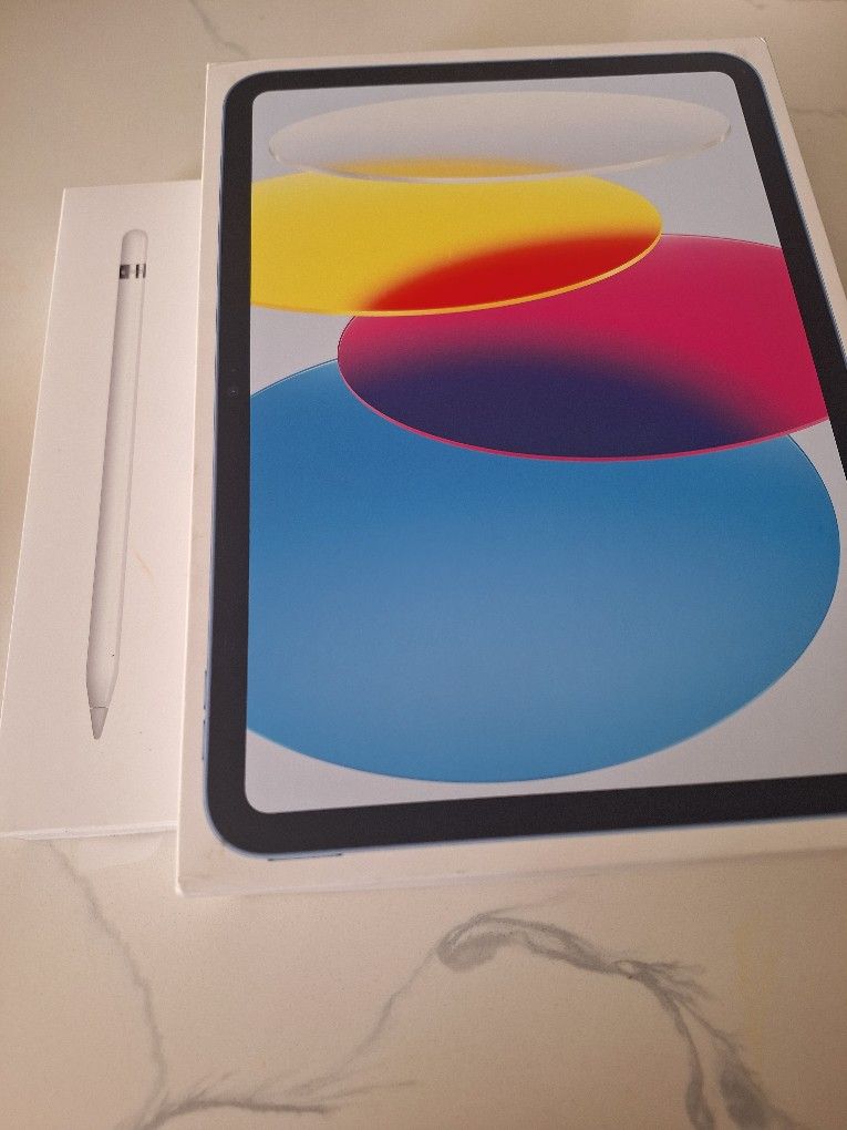 Unlocked Blue Ipad 10th Generation /w 1st Gen Apple Pencil
