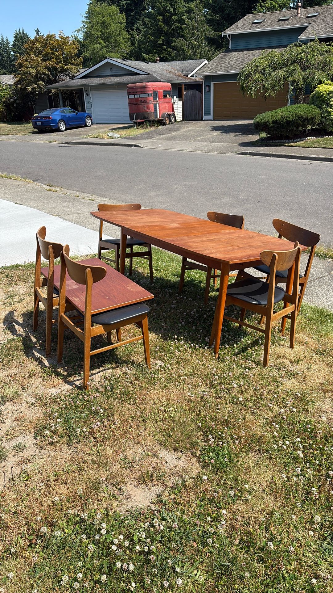 Free Antique Dining Set