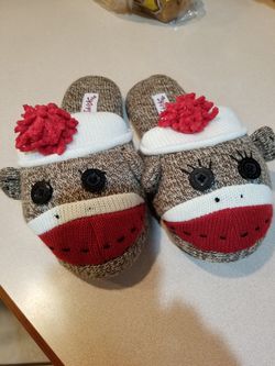 Nick & Nora slippers sz 6.5 - 7.5