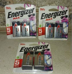 Energizer MAX V9 Batteries. BRAND NEW