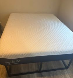 Queen pillow top mattress and base