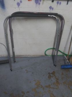 2 paint stands