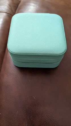 Jewelry box