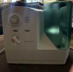 Robitussin Cool Mist Humidifier – Adjustable Moisture Control