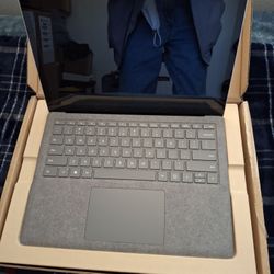 Microsoft Surface Laptop