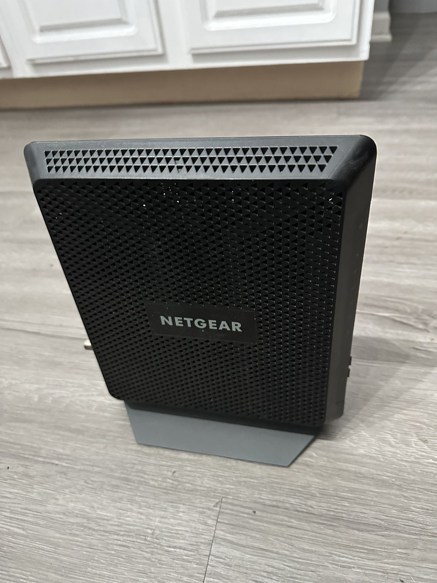 Netgear AC1900 Modem/router