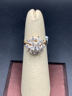 10Kt Gold Cluster Stone ring