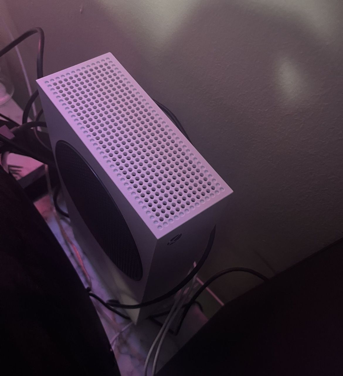 Xbox Series S / 3TB Seagate storage box / Two Controllers / Anyuse 17in Portable Monitor