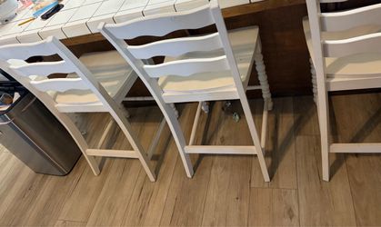 Pioneer woman counter height barstools