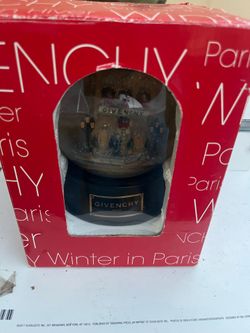 Vintage snow globe