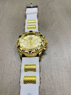 MOWE Men’s Analog Chronograph Watch Gold Dial Gold Tone Case White Rubber
