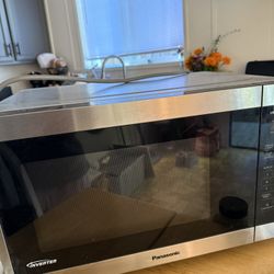 Microwave Like New