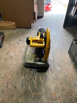 Saw Dewalt