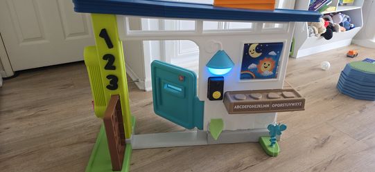 Fisher Price Laugh and Learn Play House