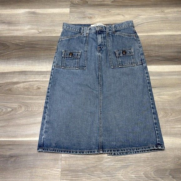 GAP vintage blue Denim Skirt with Pockets size 2