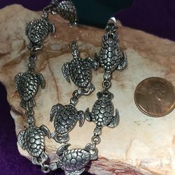 Turtle Bracelet. Silver.