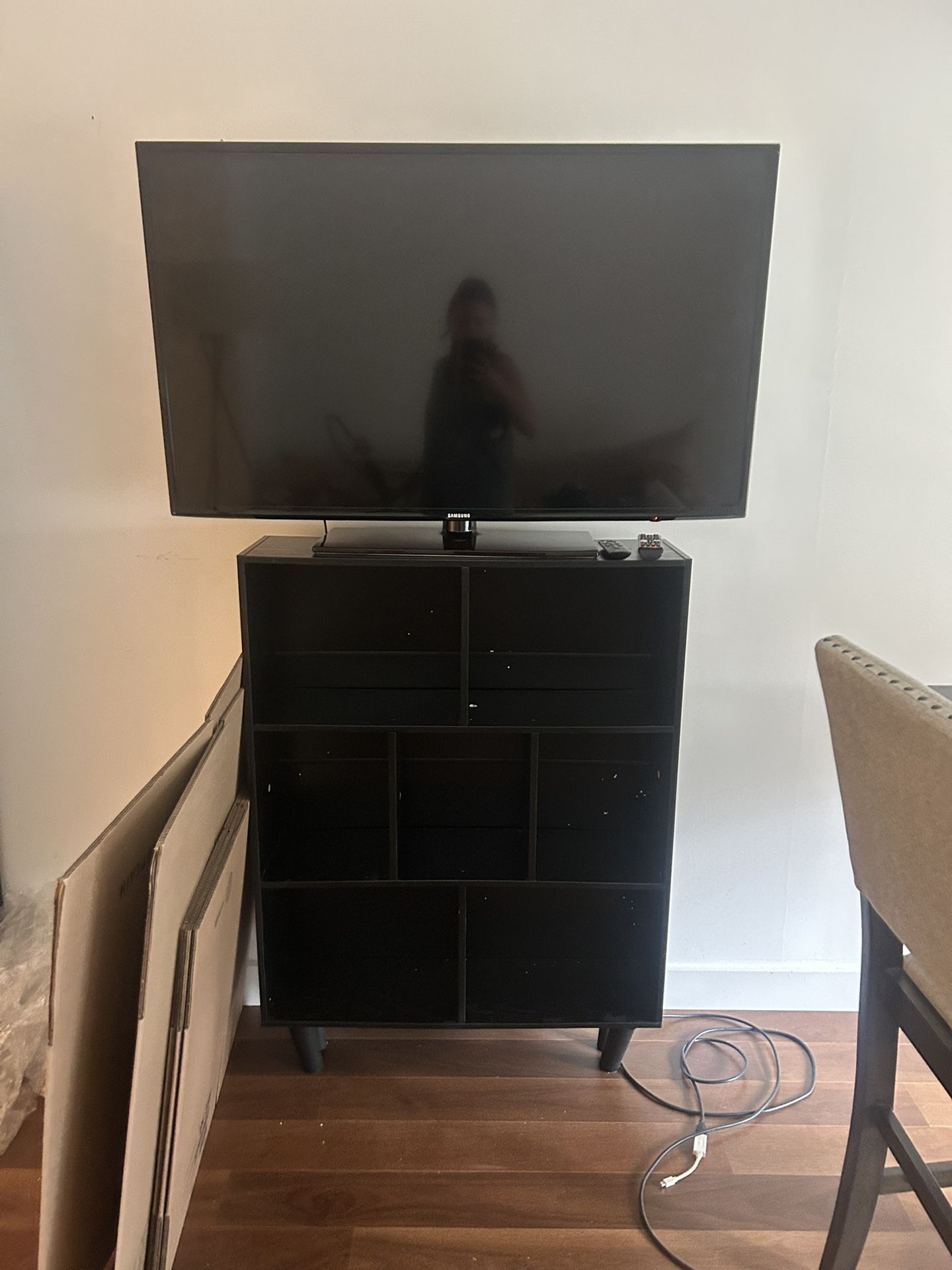 Stand/shelves