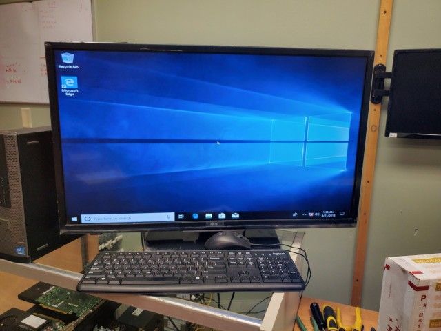LG 32' TV/MONITOR WITH HDMI (INV. D1004)