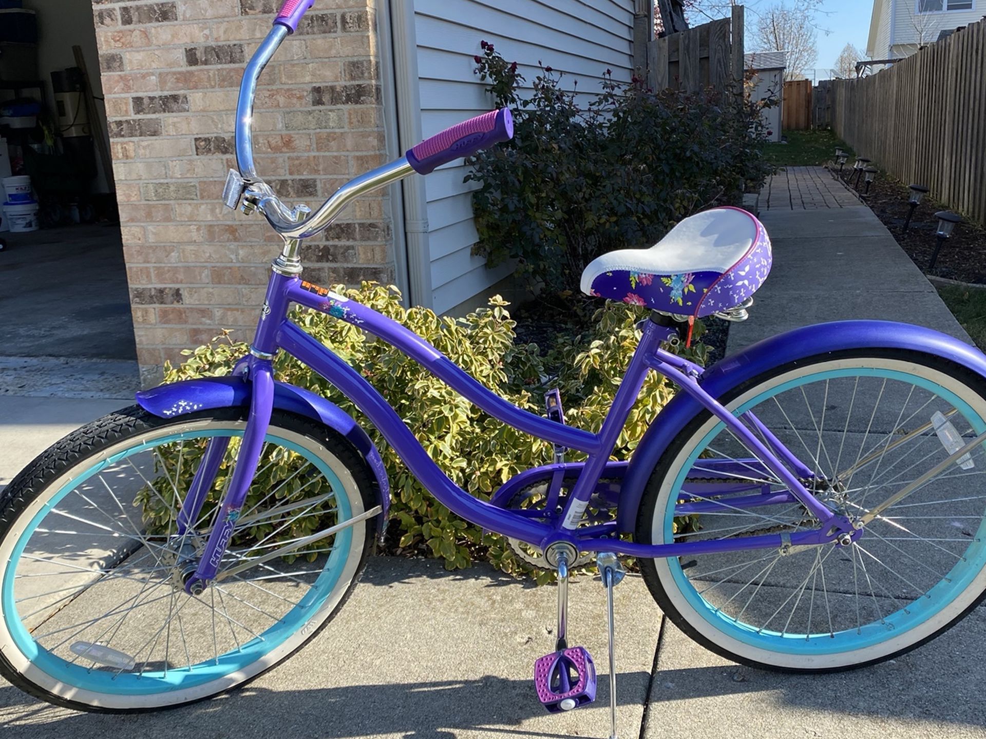 24in Girls Huffy Cruiser Bike