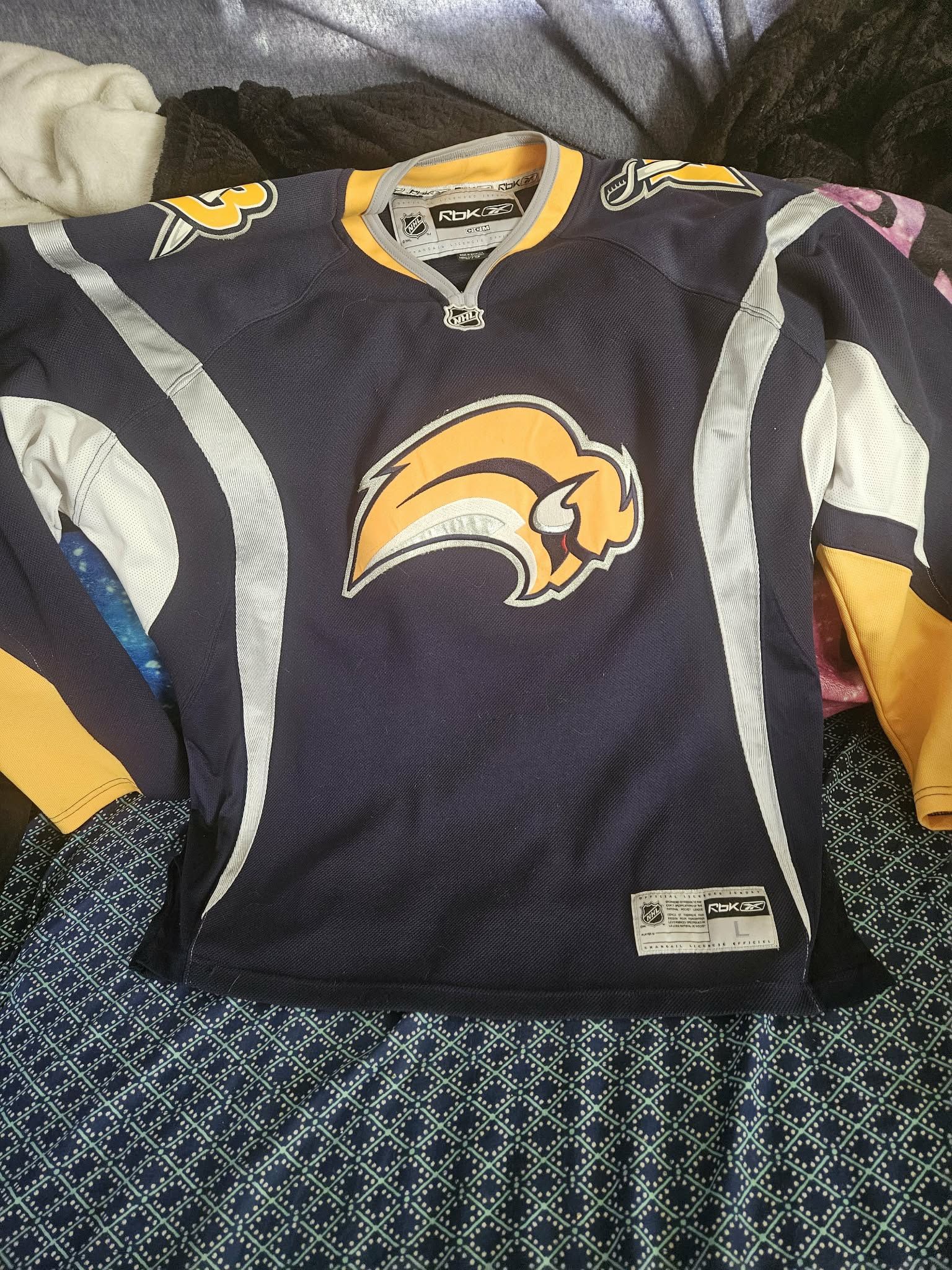 OFFICIAL LICENSED BUFFALO SABRES JERSEY