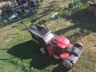 Troy built 💪 pro refurbished self drive with bag mower