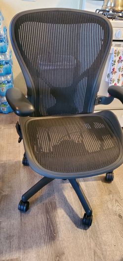 Herman Miller Aeron Chair Size C Fully Loader posture fit back lunbar suport