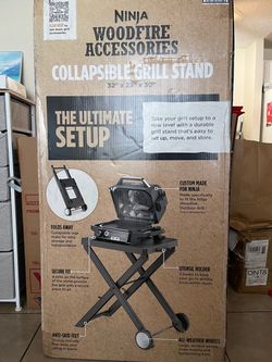 Collapsible grill stand