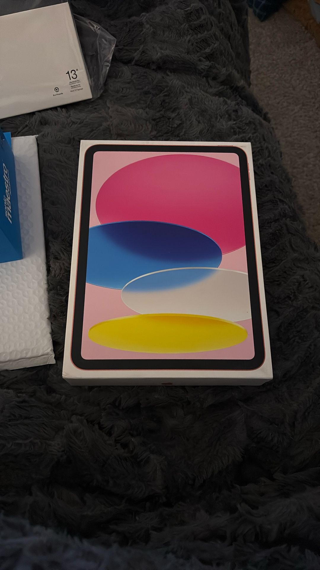 Apple iPad (A16) Bundle Brand New