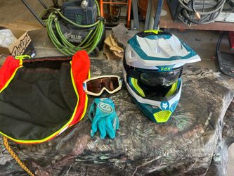 Fox youth large helmet and gear