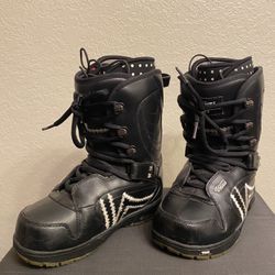 Vans Snow Boarding Boots woman’s 6.5