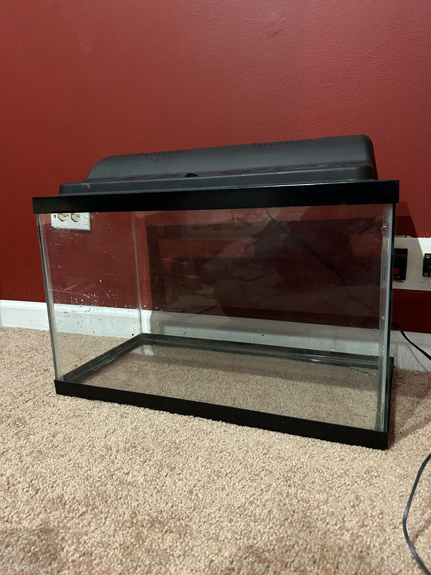 10 gallon aquarium kit (used)