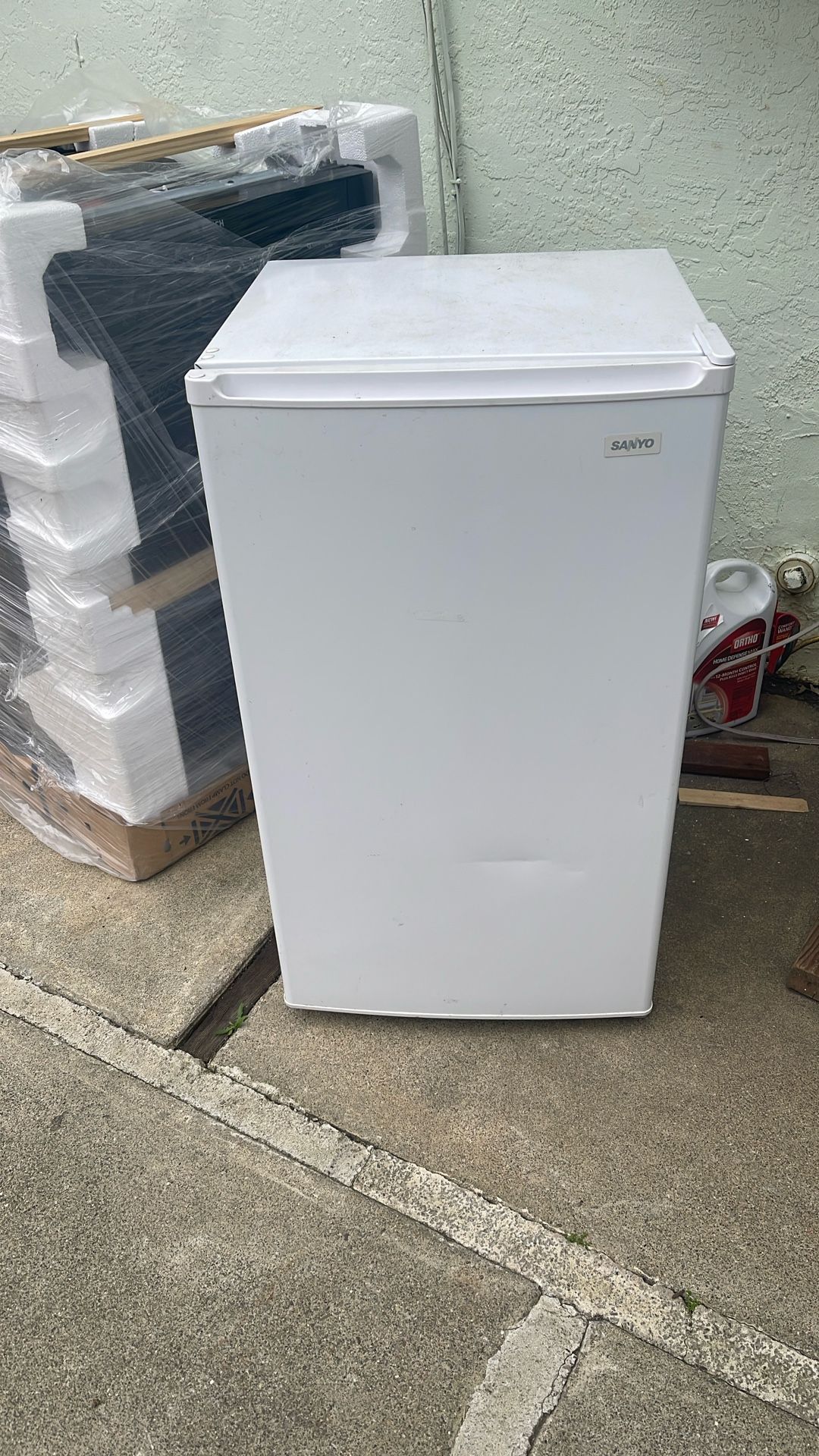 Mini Refrigerator SANYO