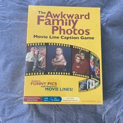 The Awkward Family Photos GAME