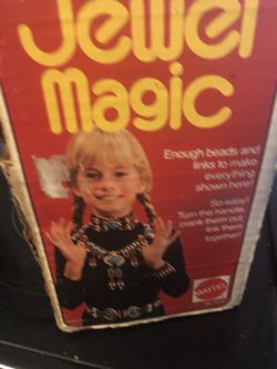 Vintage Mattel Jewel Magic makes jewelry of all kinds