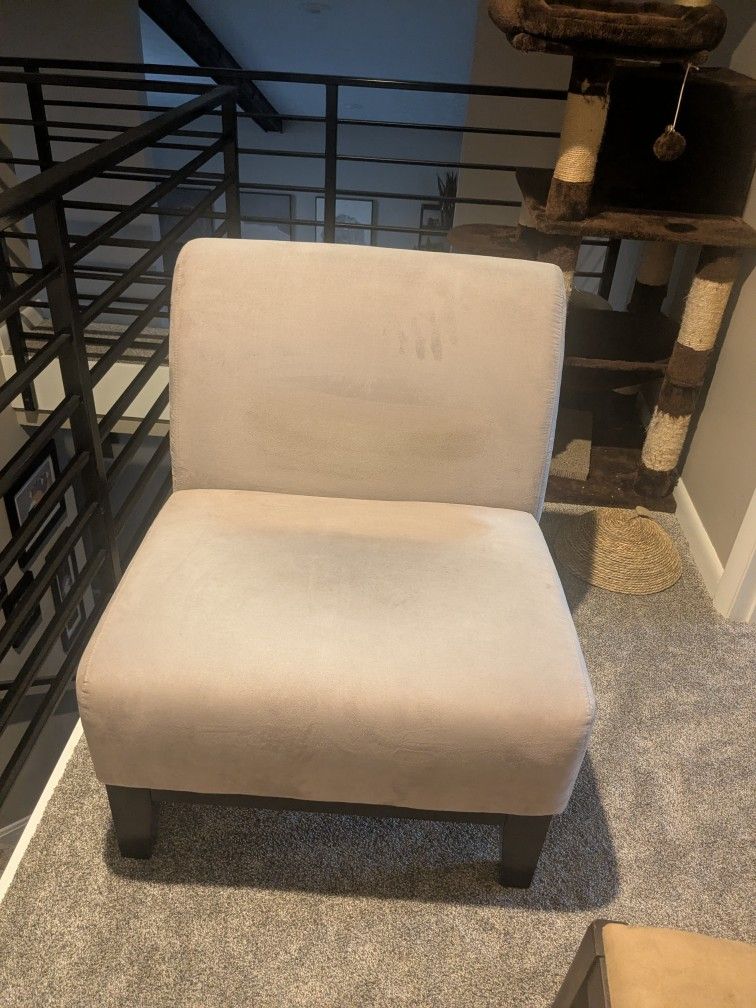CURB ALERT Free Lounge Chair