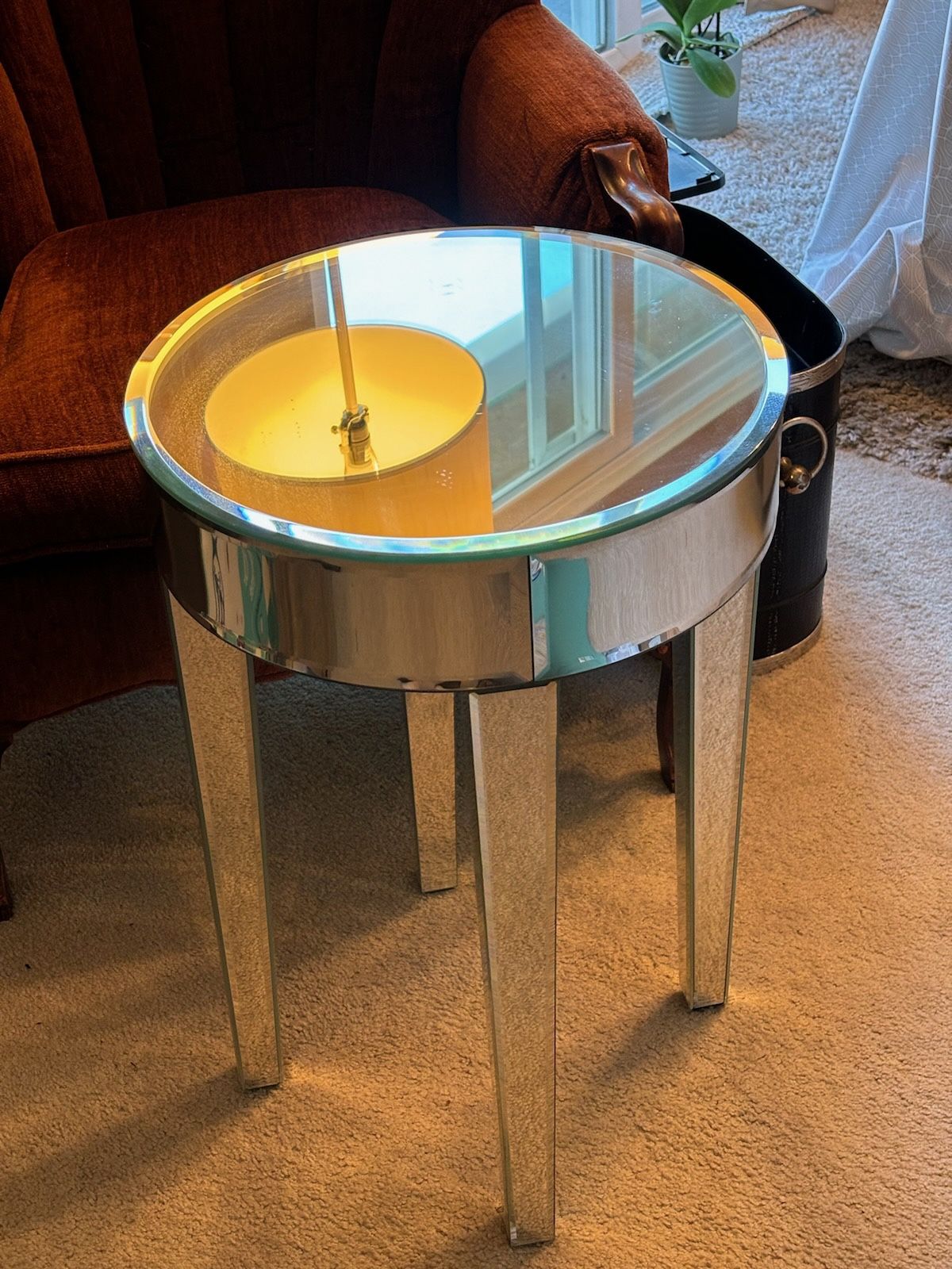 Beautiful Mirror End Table / Night Stand
