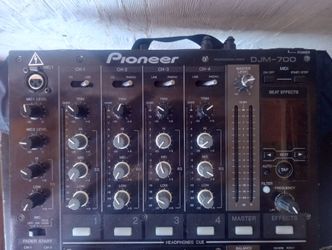 Pioneer DJM-700 4 Channel Music Mixer