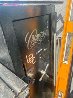 Gun safe riffle safe long arms and safety box