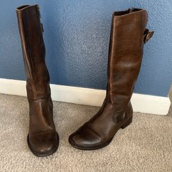 Women’s Boots Size 6