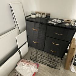 Working And Non Damaged Shelving Unit 