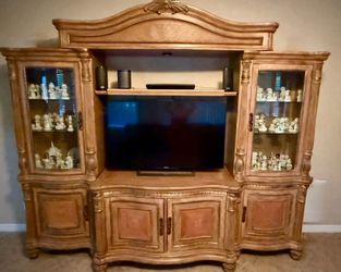 Entertainment Center / Wall Unit / TV Stand in excellent condition!