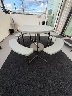 Round Outdoor Picnic Table Set with Benches