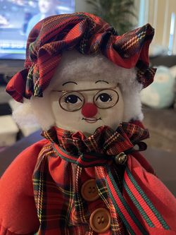 Vintage-Style Mrs. Claus Christmas Shelf-Sitter Doll