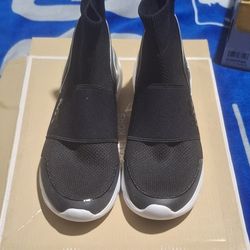 Michael Kors Size 6m 