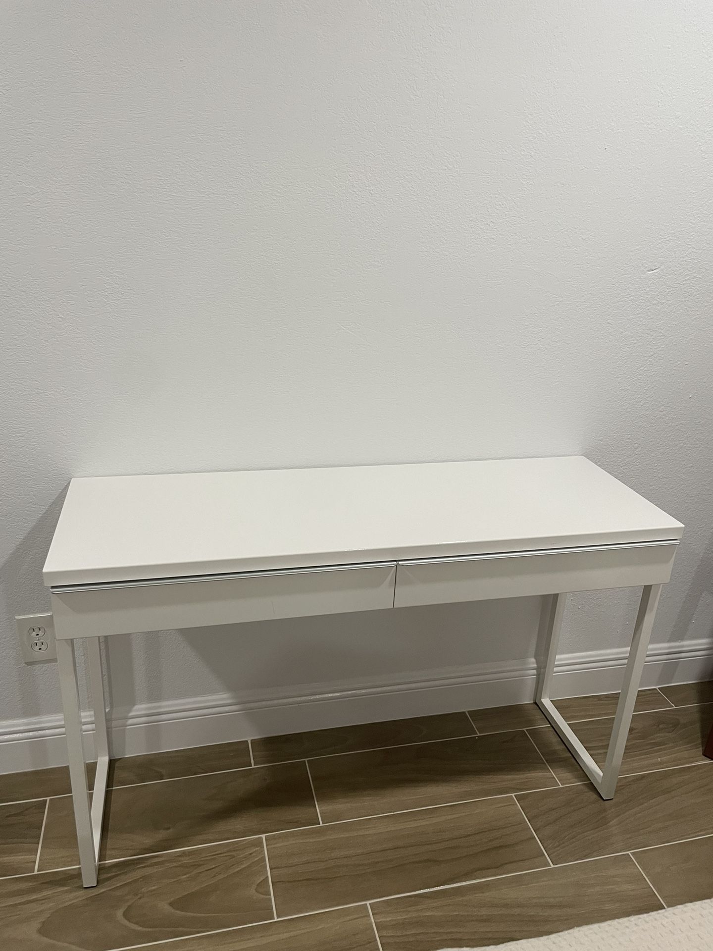 IKEA BESTÅ BURS Desk, high gloss white, 47 1/4x15 3/4 "