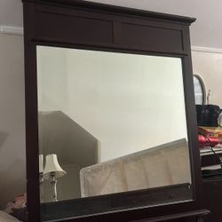 Dresser With Mirror