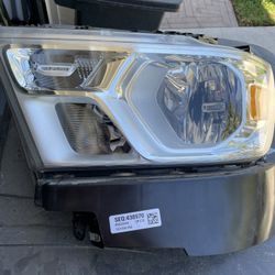 2019 Ram 1500 Right Side Headlight